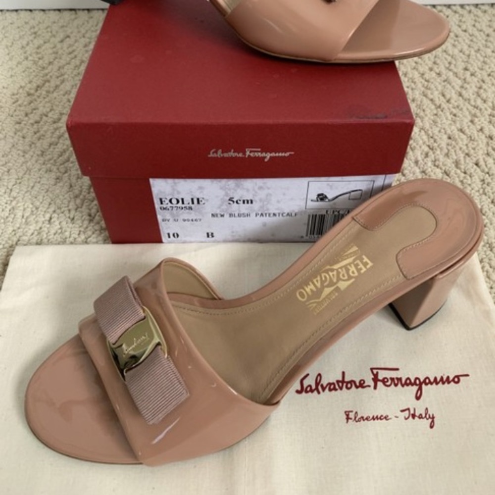 salvatore ferragamo blush shoes